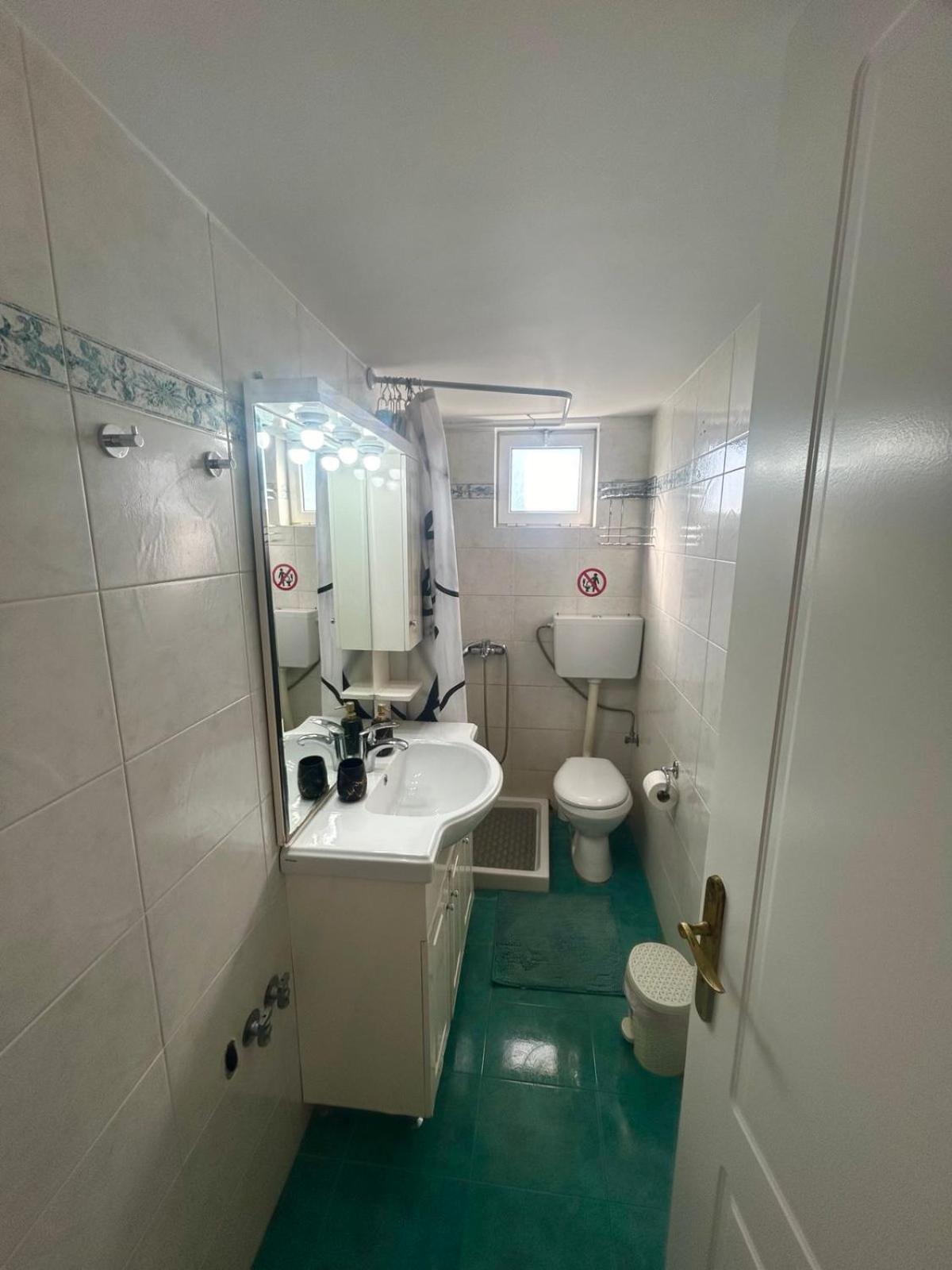 Aktis Apartment Near Airport Artemida  Exterior photo